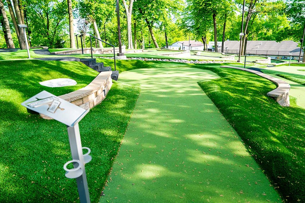 Oak Ridge Social Club mini golf